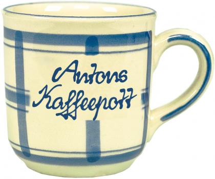 Kaffeebecher mit Schrift (2 Zeilen)