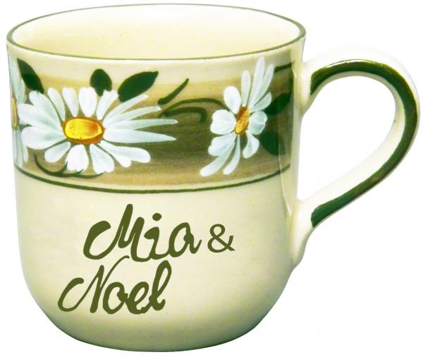 Kaffeebecher mit Schrift (2 Zeilen)